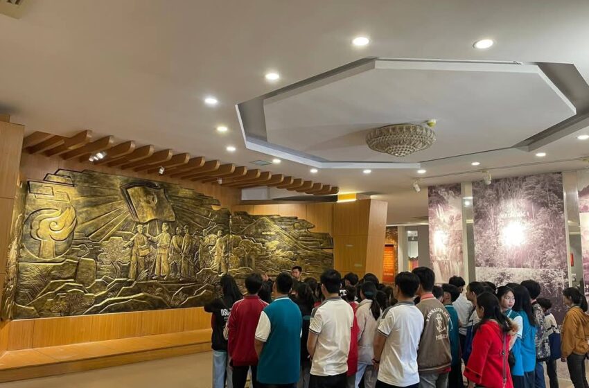  Học sinh lớp 9 tham quan, trải nghiệm thực tế